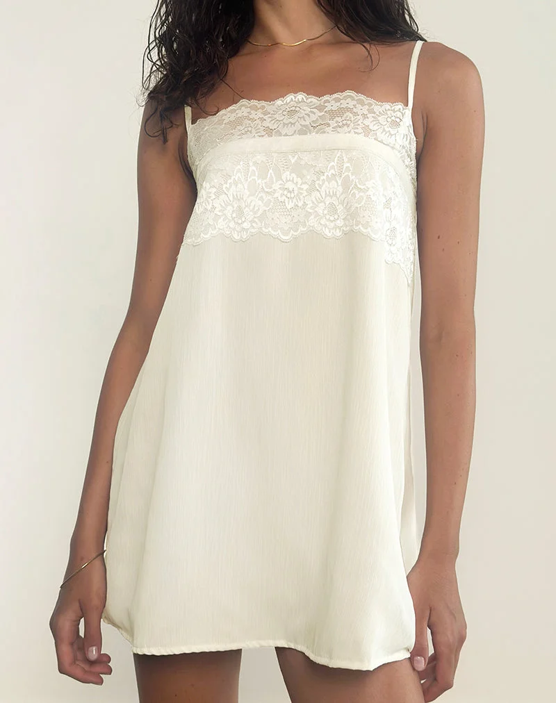 Mini robe babydoll Juvia en mousseline ivoire