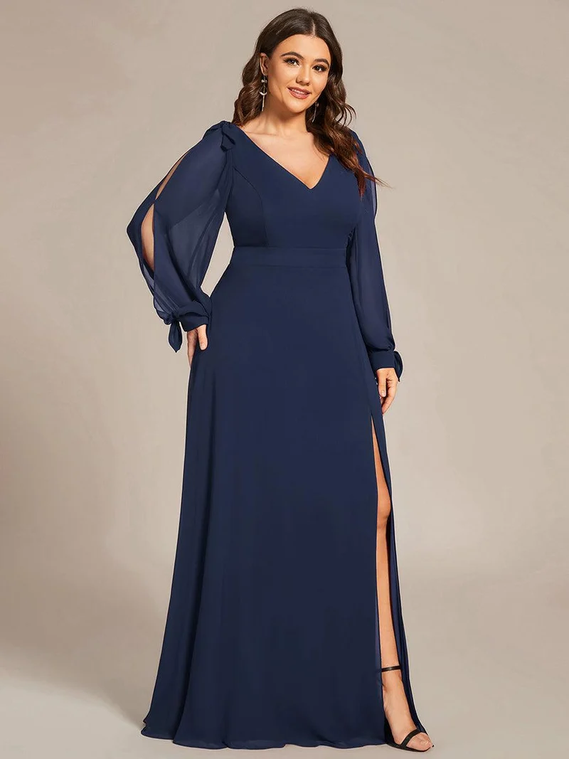 pretty IVORY|Robe de demoiselle d'honneur fendue à manches longues et col en V de grande taille