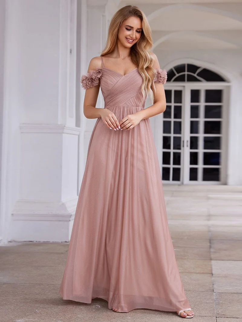 Robe de soirée plissée étincelante à col en V et épaules dénudées avec détails floraux