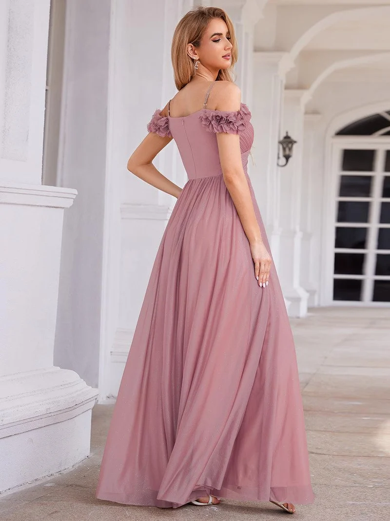 Robe de soirée plissée étincelante à col en V et épaules dénudées avec détails floraux