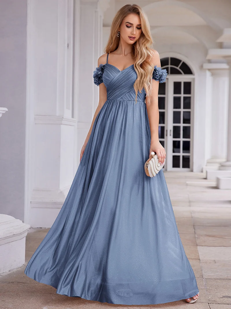 Robe de soirée plissée étincelante à col en V et épaules dénudées avec détails floraux