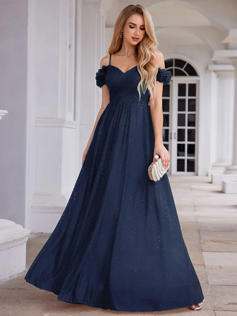 Robe de soirée plissée étincelante à col en V et épaules dénudées avec détails floraux