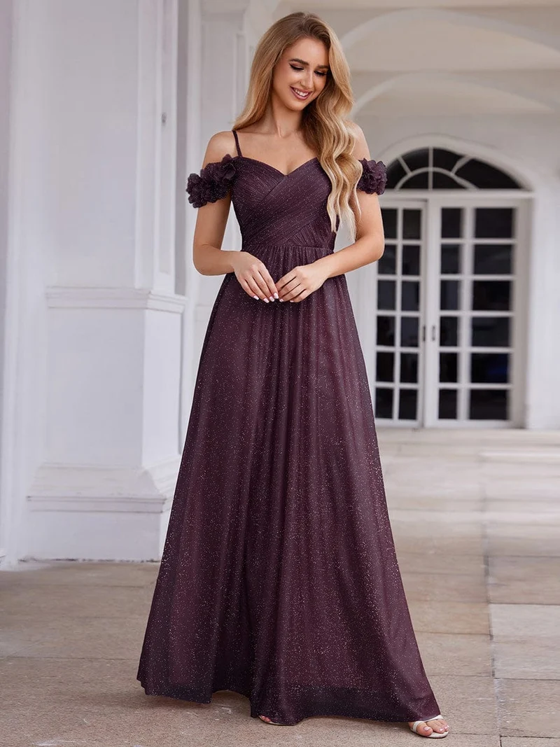 Robe de soirée plissée étincelante à col en V et épaules dénudées avec détails floraux