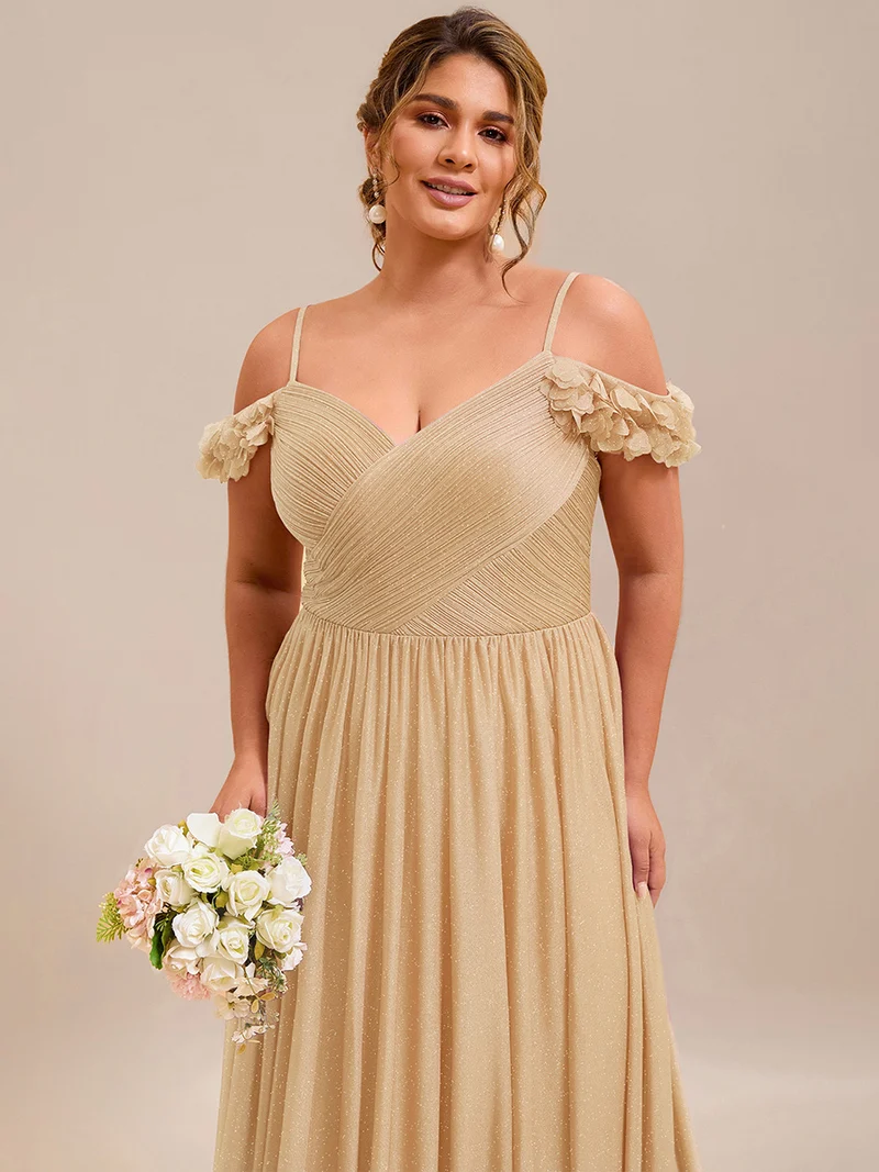 Robe de soirée plissée étincelante à col en V et épaules dénudées avec détails floraux