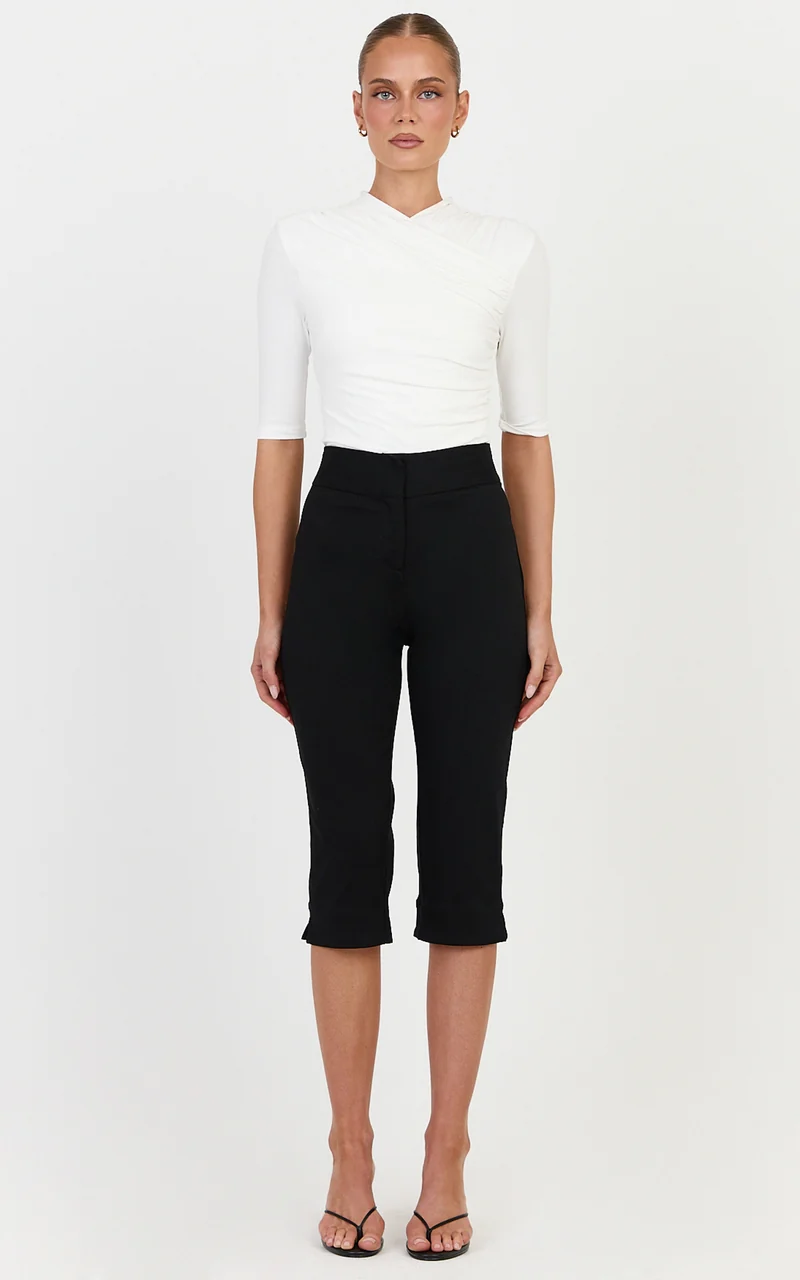 Nadine Pants - Mid Rise Fitted Split Leg Capri Pants in Black