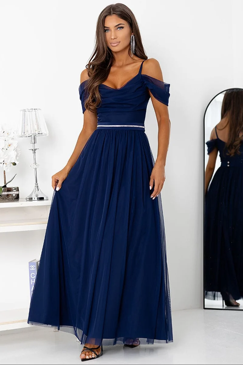 Robe bleue longue épaules dénudées