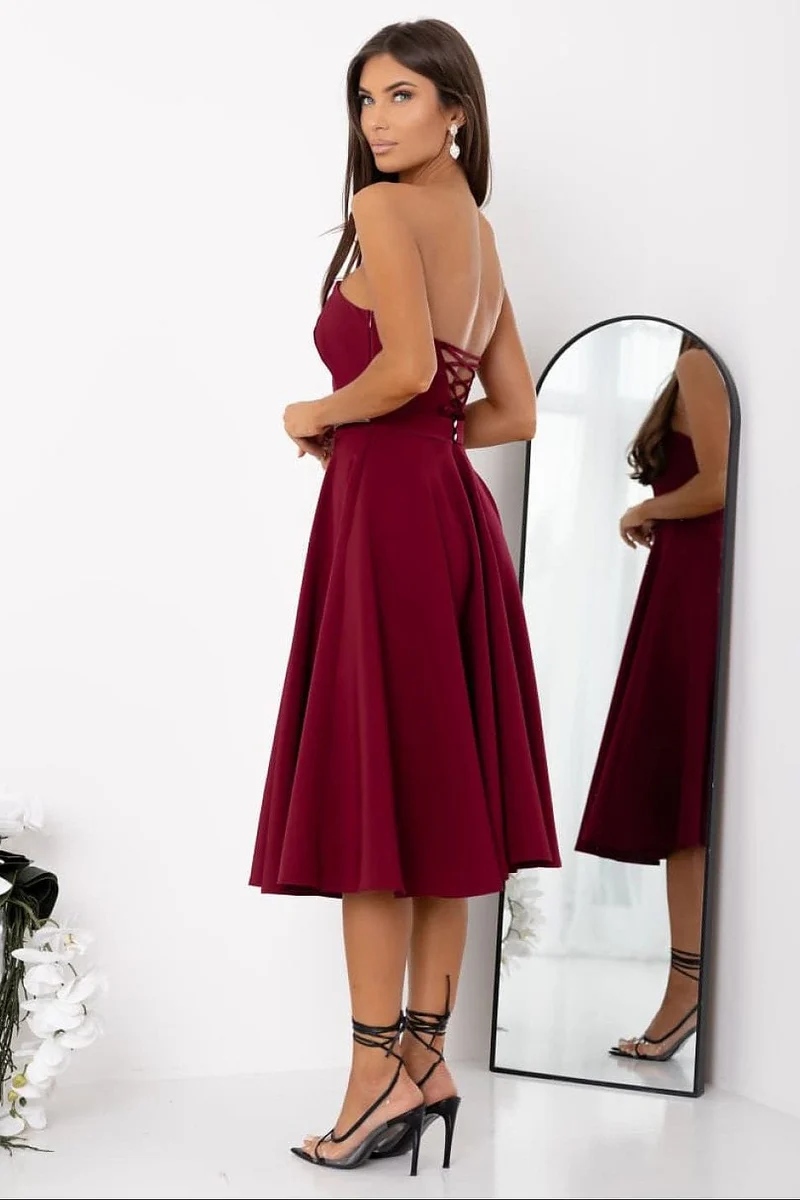 Robe de cocktail bustier midi évasée bordeaux