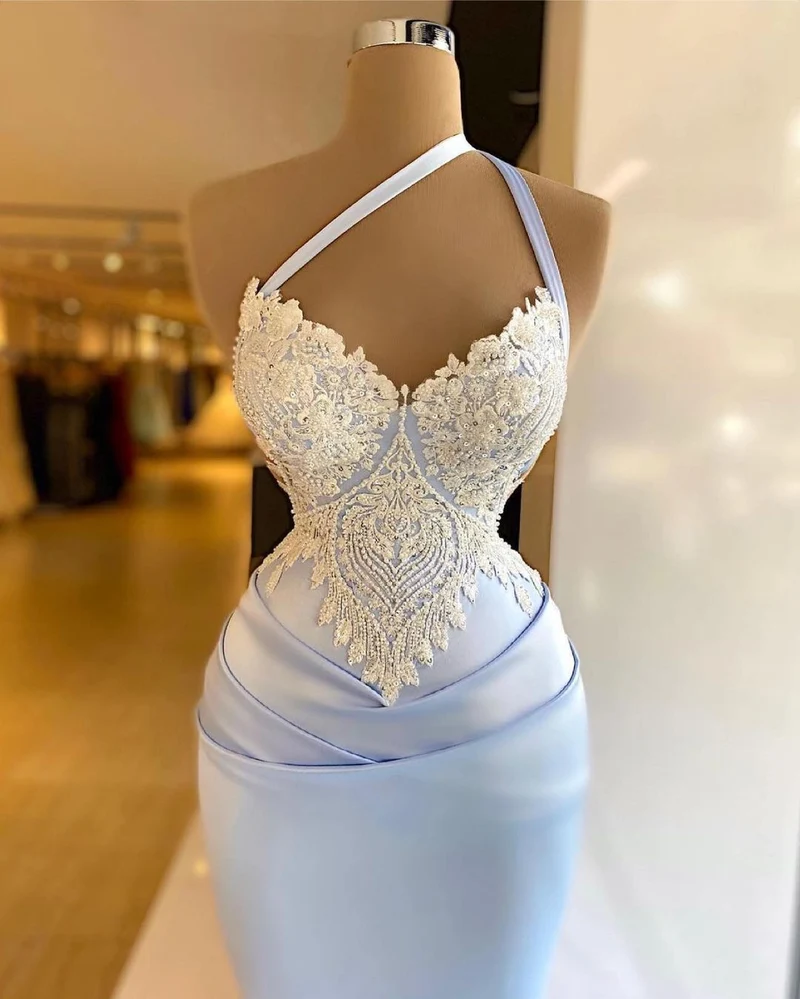 Robe de bal sirène élégante avec décolleté en cœur et appliqués en dentelle délicate et ourlet long jusqu'au sol