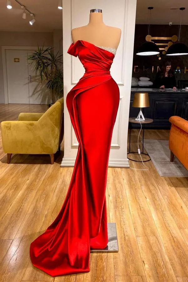 Charmante robe de bal sirène rouge pailletée et perlée pour soirées et occasions spéciales