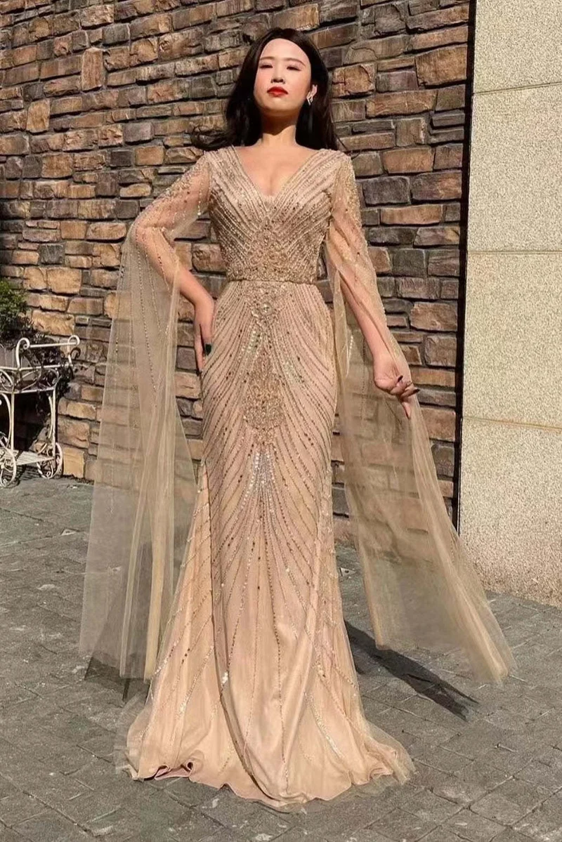 Robe de bal sirène scintillante à col en V et manches longues en tulle avec perles élégantes