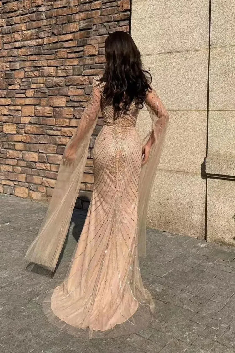 Robe de bal sirène scintillante à col en V et manches longues en tulle avec perles élégantes