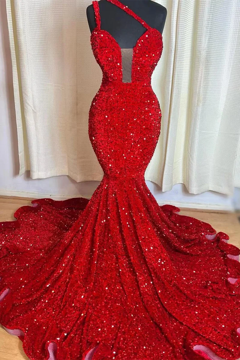 Robe de bal sirène élégante à paillettes rouges avec décolleté en cœur et design sans manches