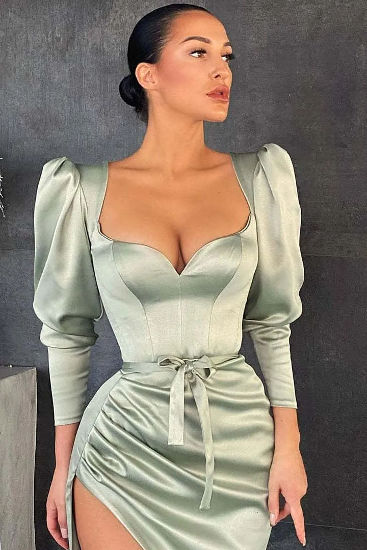 Robe de bal élégante à manches longues couleur sauge poussiéreuse avec fente et nœud papillon