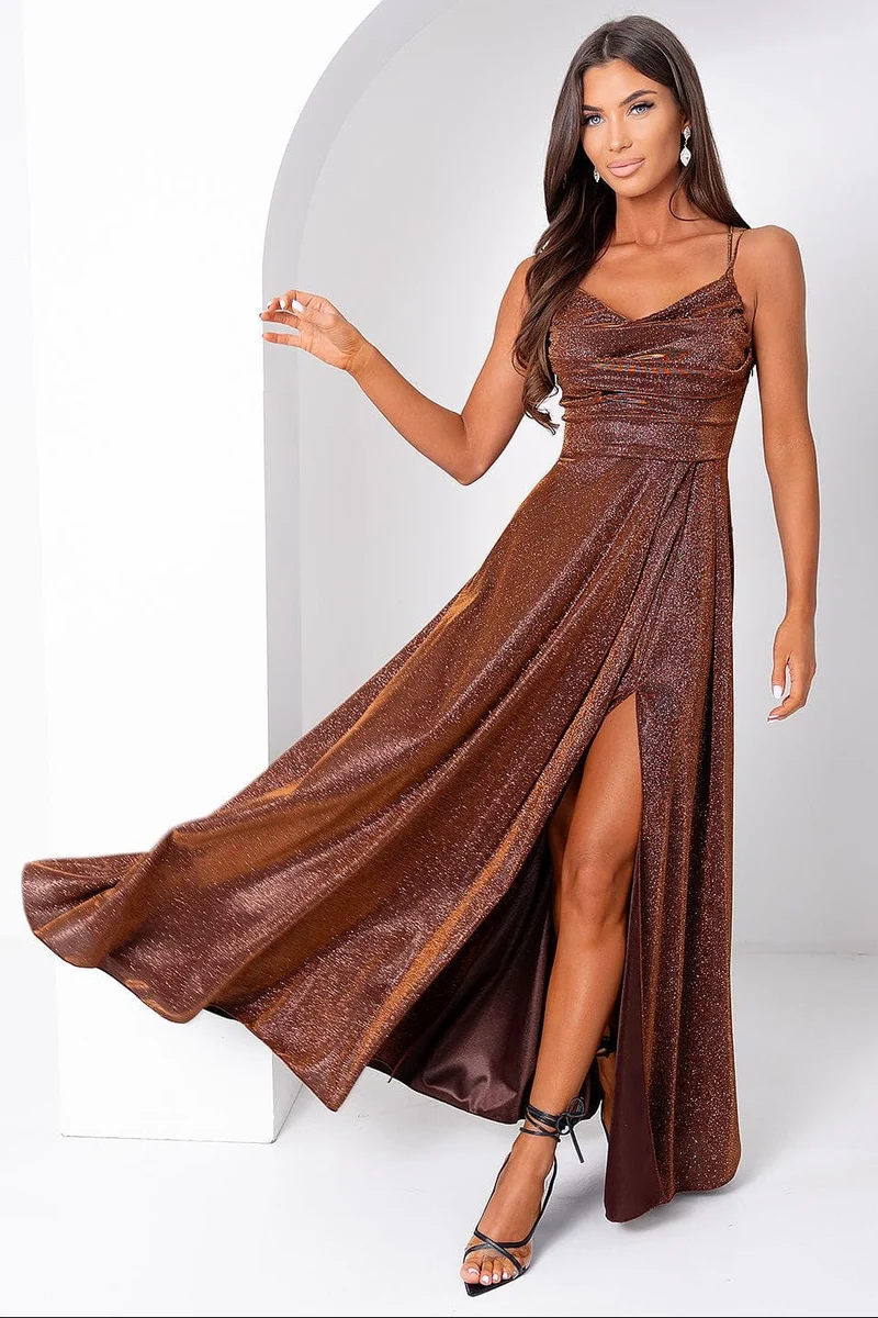 Robe de soirée marron longue fendue pailletée