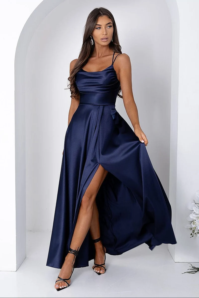 Robe de soirée bleue longue fendue