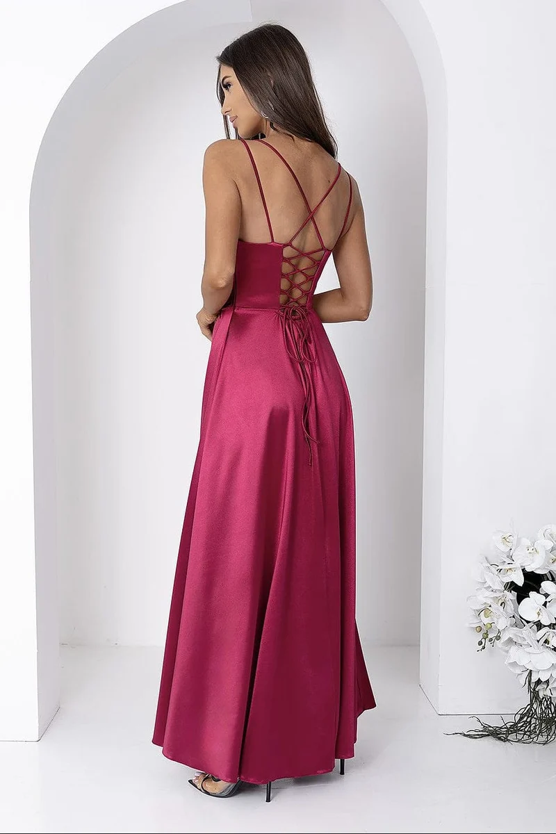Robe de soirée longue bordeaux fendue satinée