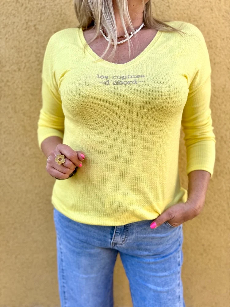 Pull fin Les copines d'abord jaune
