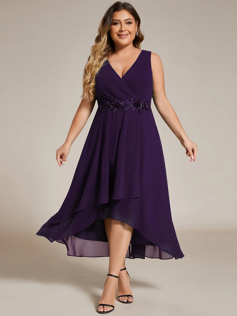 pretty IRYS|Robe d'invité de mariage haute-basse en mousseline de soie sans manches de grande taille avec applique à la taille