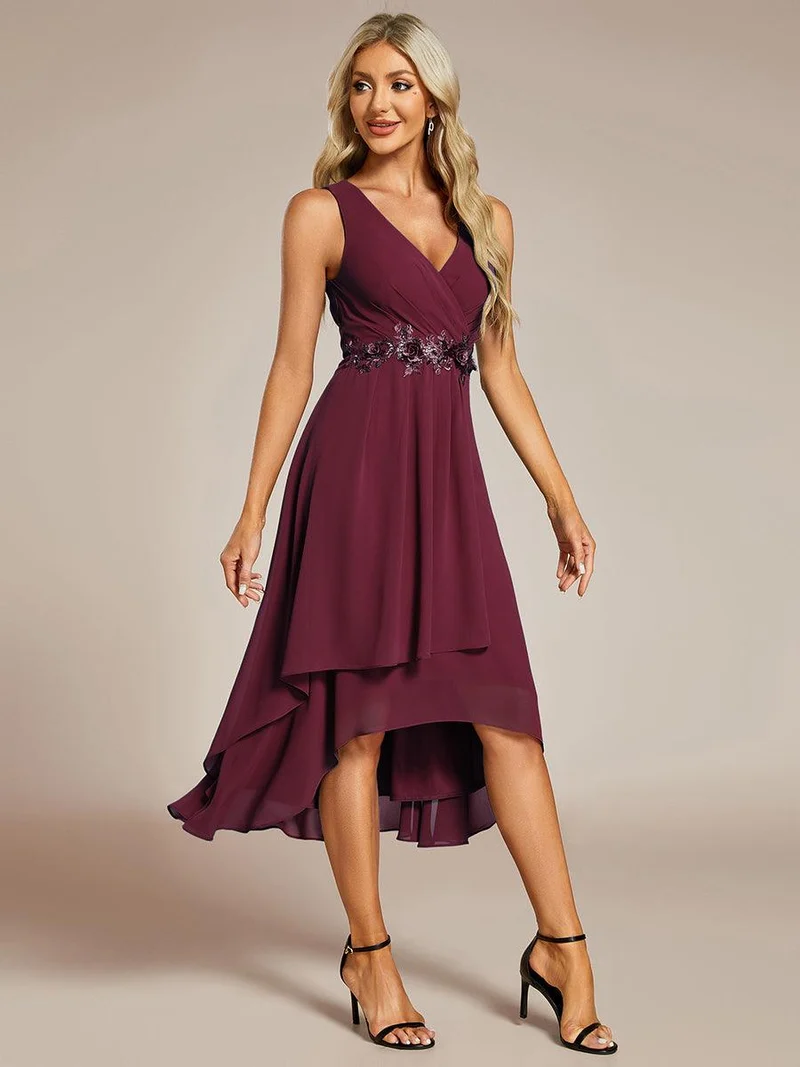 ever IRYS|Robe d'invité de mariage haute-basse en mousseline de soie sans manches avec applique à la taille