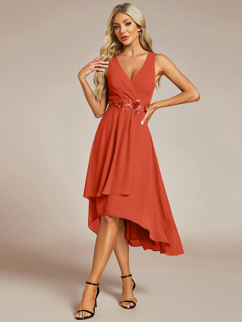 ever IRYS|Robe d'invité de mariage haute-basse en mousseline de soie sans manches avec applique à la taille
