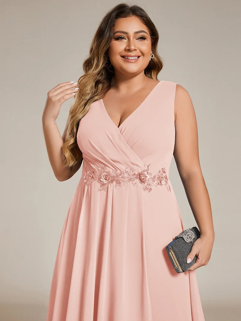 ever IRYS|Robe d'invité de mariage haute-basse en mousseline de soie sans manches avec applique à la taille