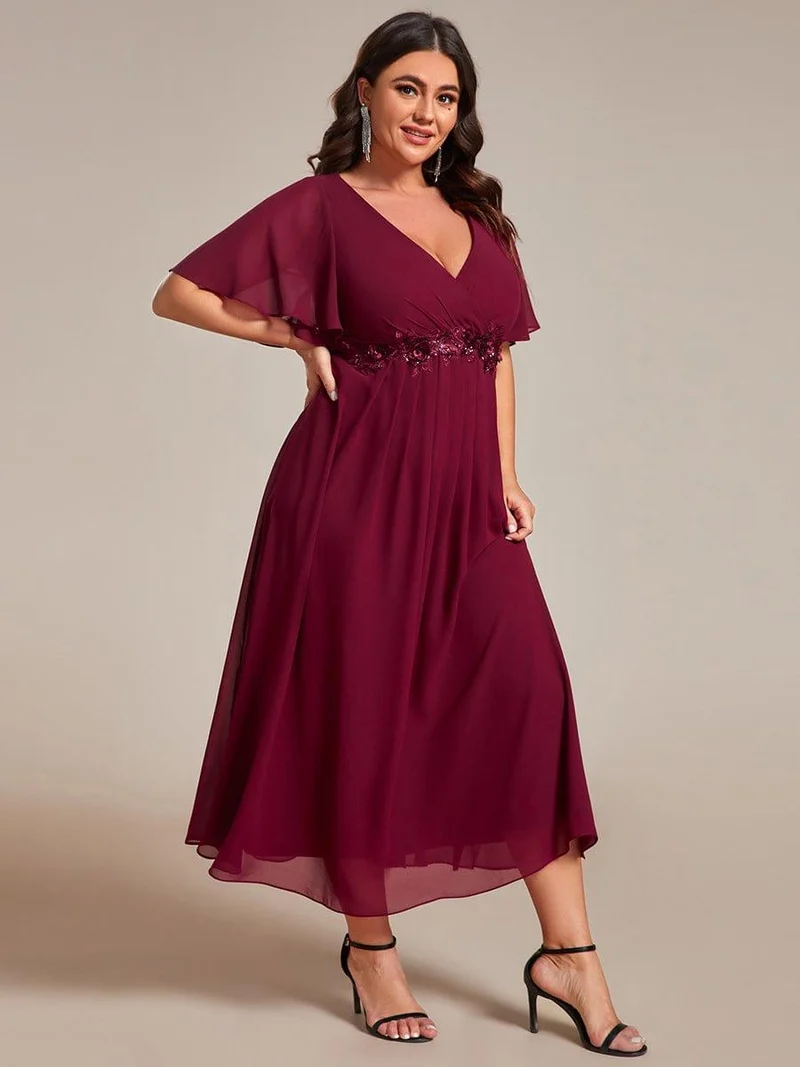 pretty DAHLIA|Robe d'invité de mariage mi-longue en mousseline de soie à col en V de grande taille avec applique à la taille