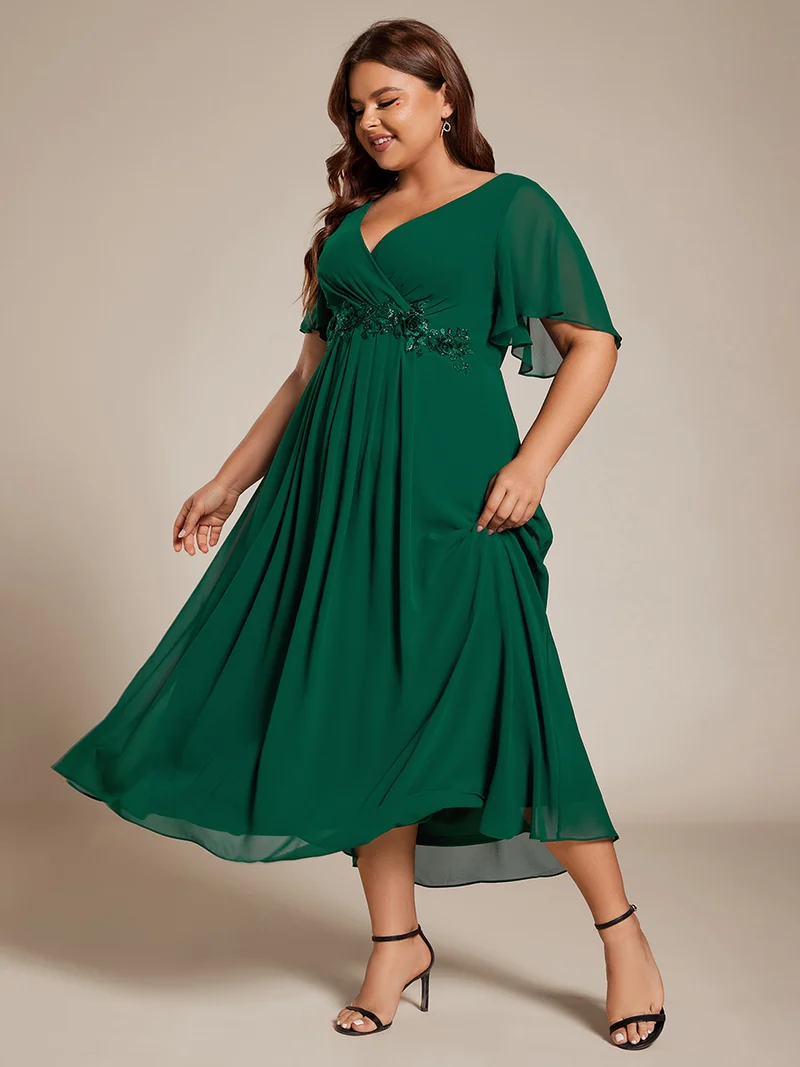 pretty DAHLIA|Robe d'invité de mariage mi-longue en mousseline de soie à col en V de grande taille avec applique à la taille