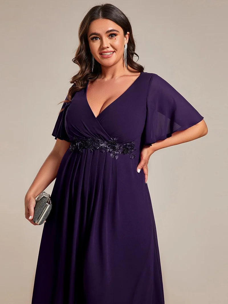 pretty DAHLIA|Robe d'invité de mariage mi-longue en mousseline de soie à col en V de grande taille avec applique à la taille