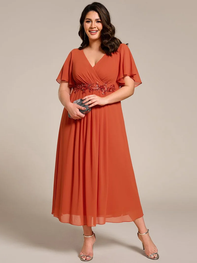 pretty DAHLIA|Robe d'invité de mariage mi-longue en mousseline de soie à col en V de grande taille avec applique à la taille