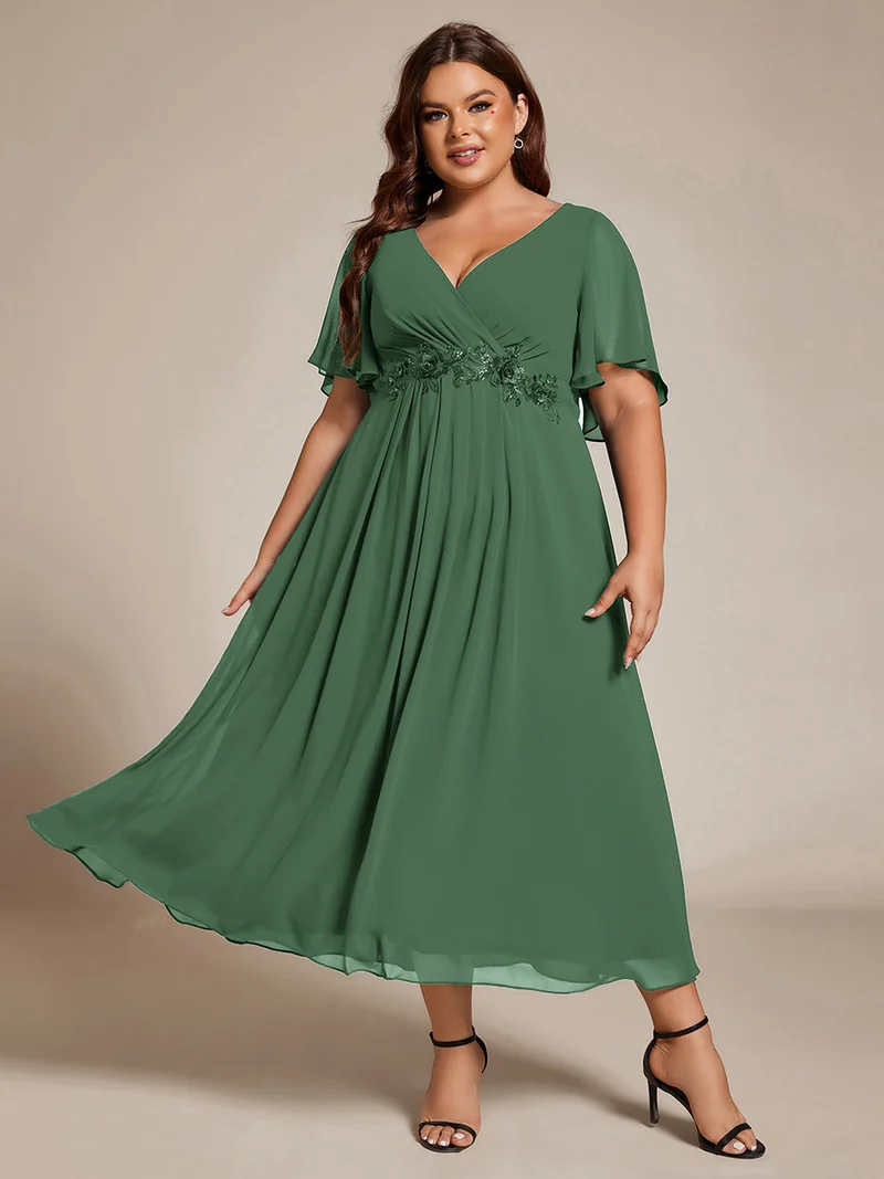 pretty DAHLIA|Robe d'invité de mariage mi-longue en mousseline de soie à col en V de grande taille avec applique à la taille