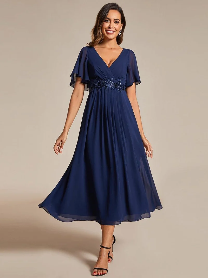 ever DAHLIA|Robe d'invité de mariage mi-longue en mousseline à col en V avec appliques à la taille
