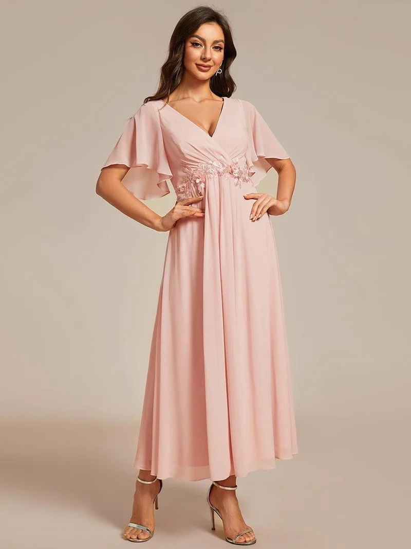 ever DAHLIA|Robe d'invité de mariage mi-longue en mousseline à col en V avec appliques à la taille
