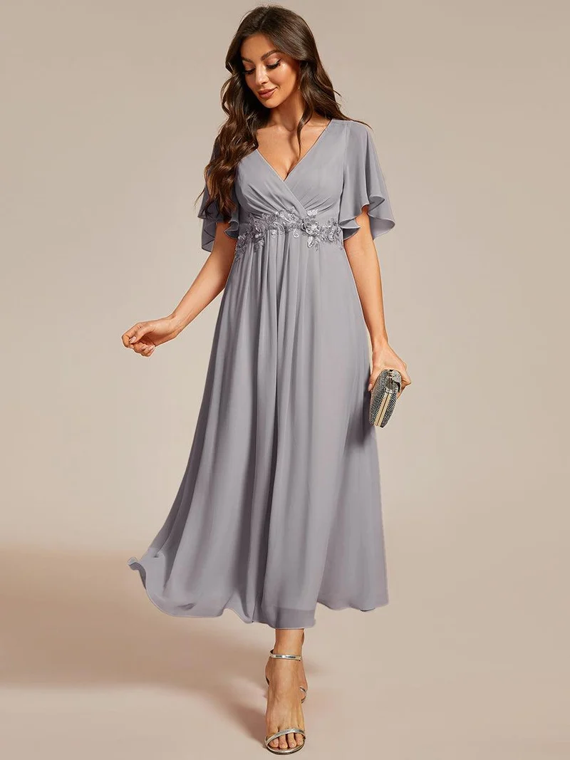 ever DAHLIA|Robe d'invité de mariage mi-longue en mousseline à col en V avec appliques à la taille