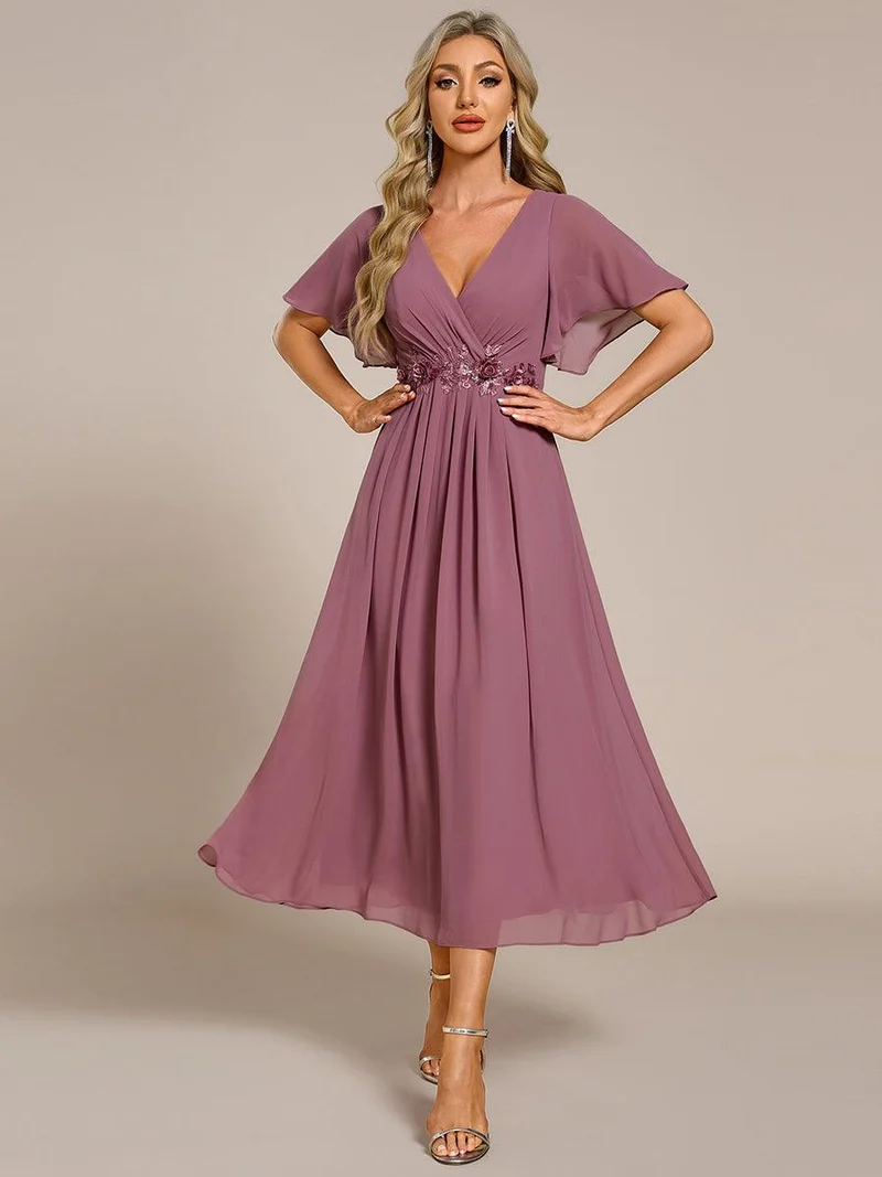 ever DAHLIA|Robe d'invité de mariage mi-longue en mousseline à col en V avec appliques à la taille