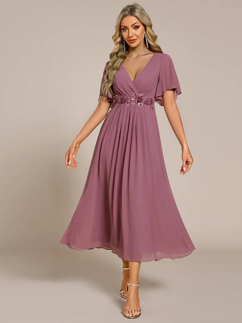 ever DAHLIA|Robe d'invité de mariage mi-longue en mousseline à col en V avec appliques à la taille