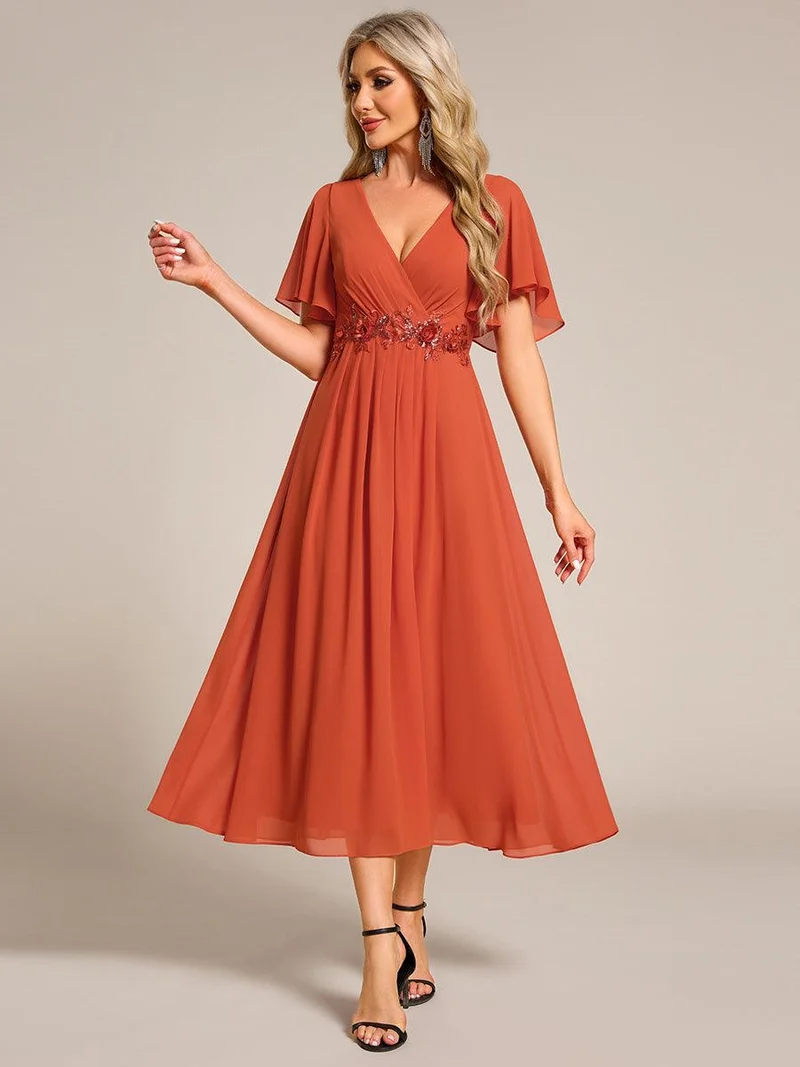 ever DAHLIA|Robe d'invité de mariage mi-longue en mousseline à col en V avec appliques à la taille