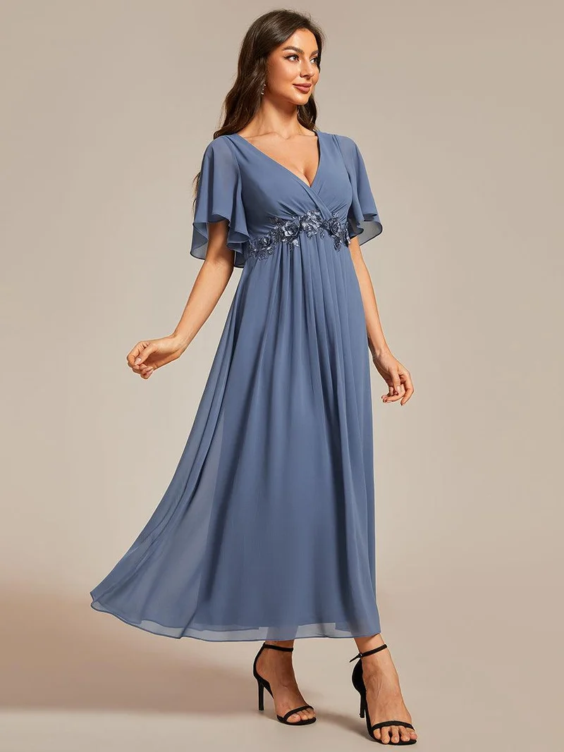 ever DAHLIA|Robe d'invité de mariage mi-longue en mousseline à col en V avec appliques à la taille