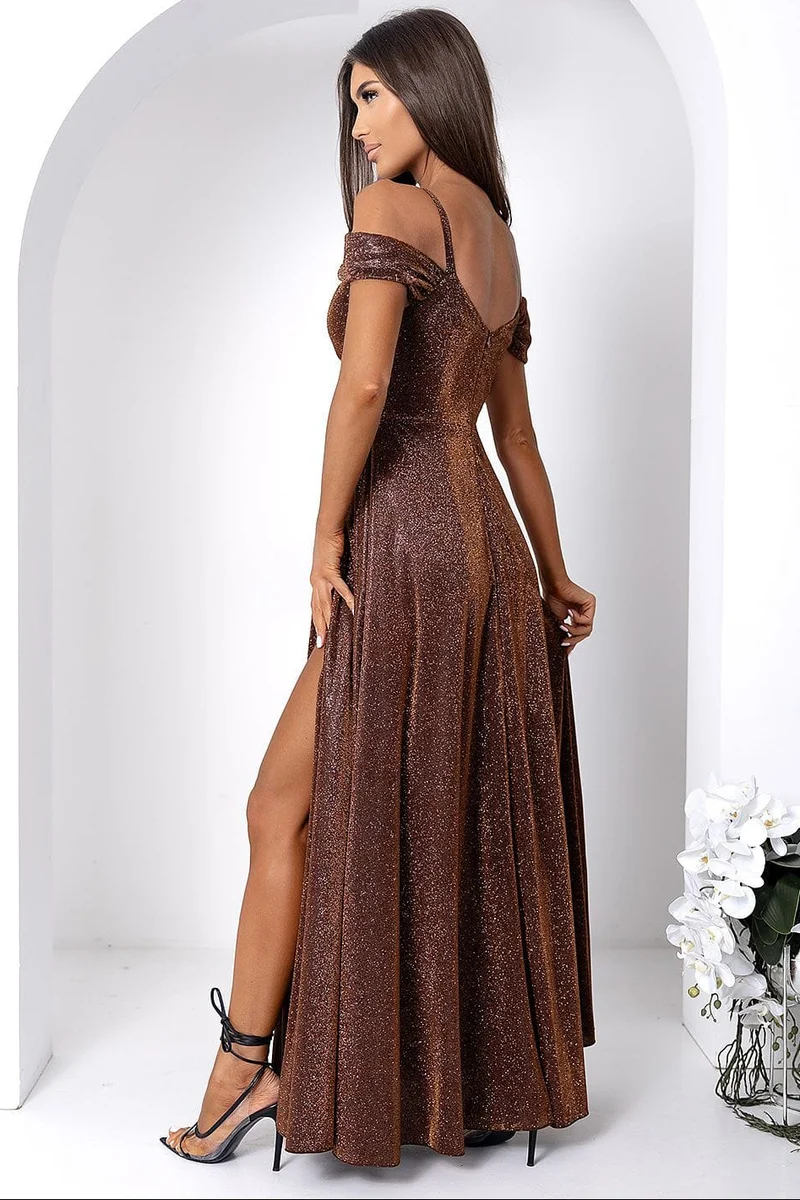 Robe de soirée longue fendue pailletée marron