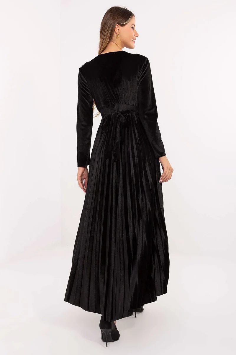 Robe de soirée noire plissée longue manches longues