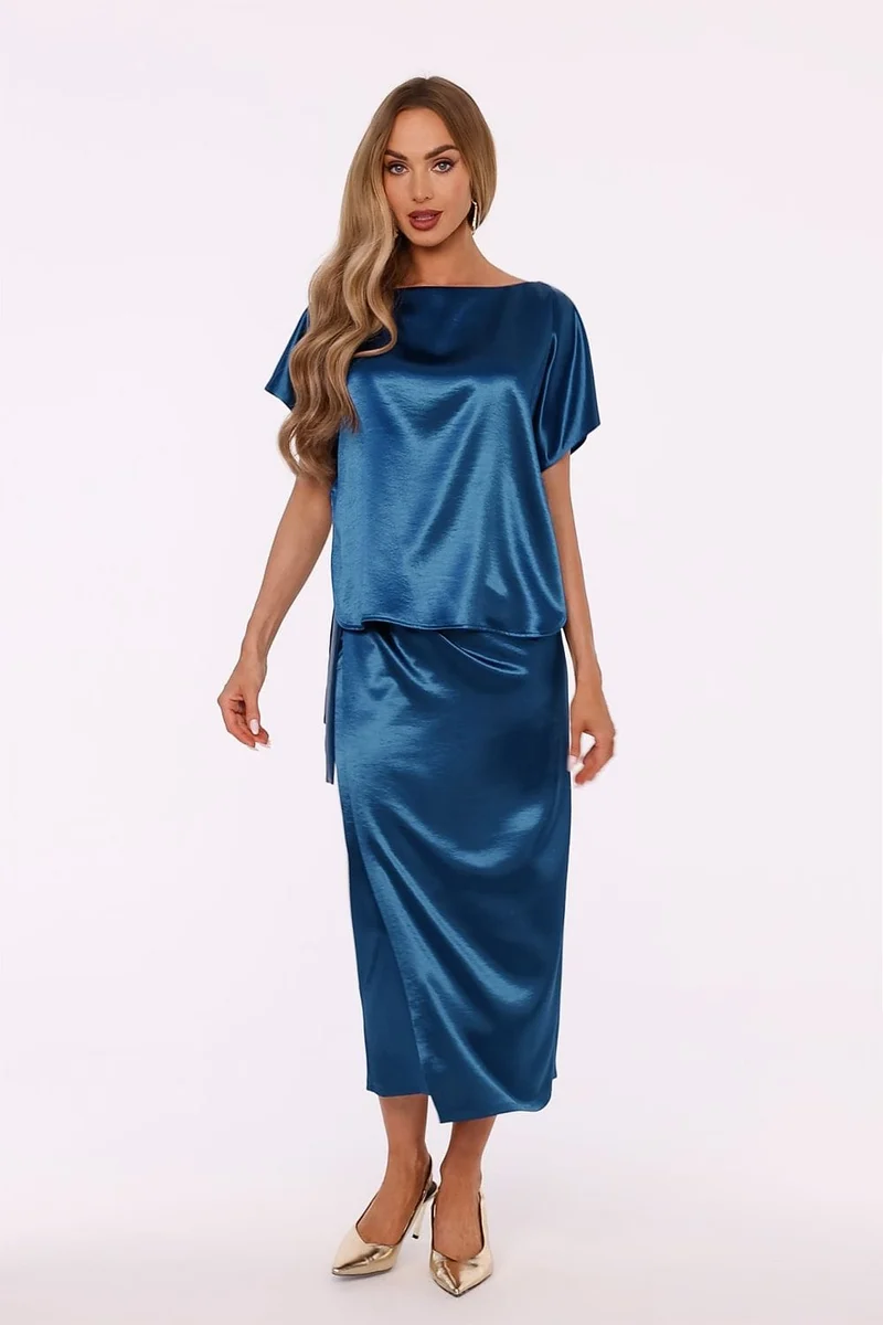 Robe de soirée bleue midi satinée manches courtes