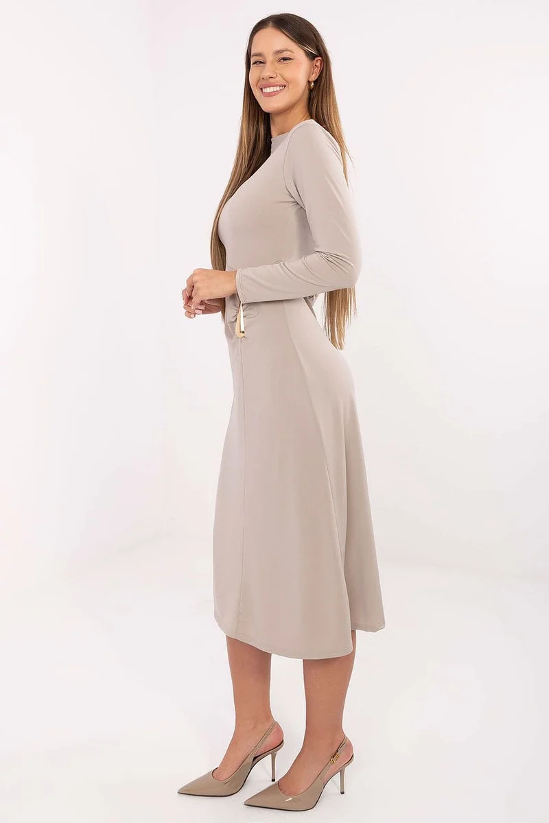 Robe habillée beige midi manches longues