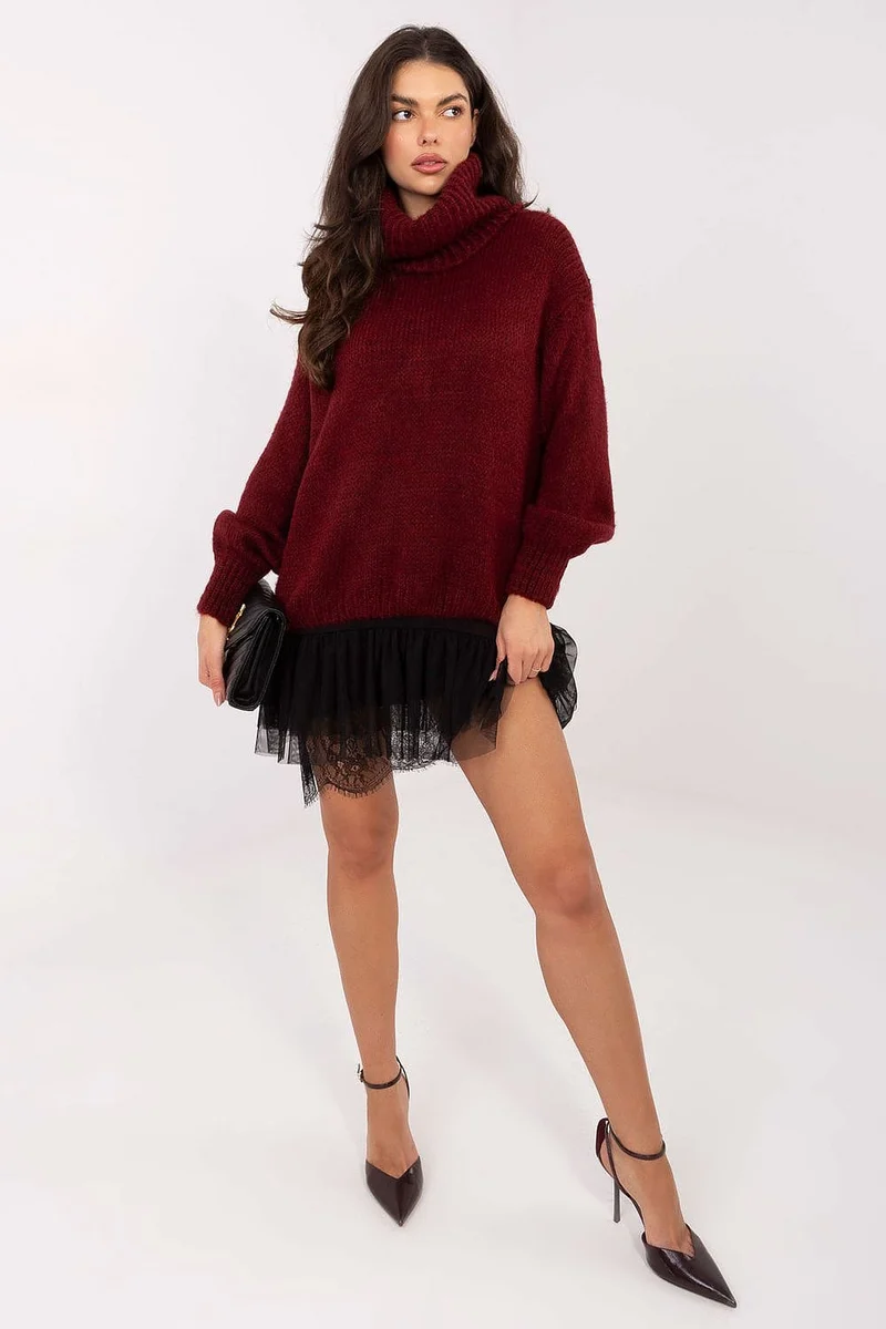 Robe courte noire bas en dentelle