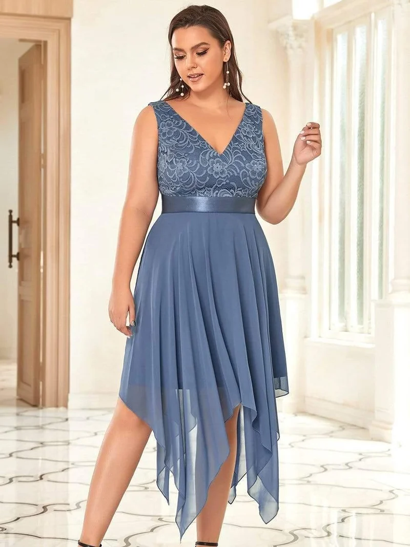 pretty COSTA|Robe de demoiselle d'honneur en dentelle et en mousseline de soie à col en V de grande taille