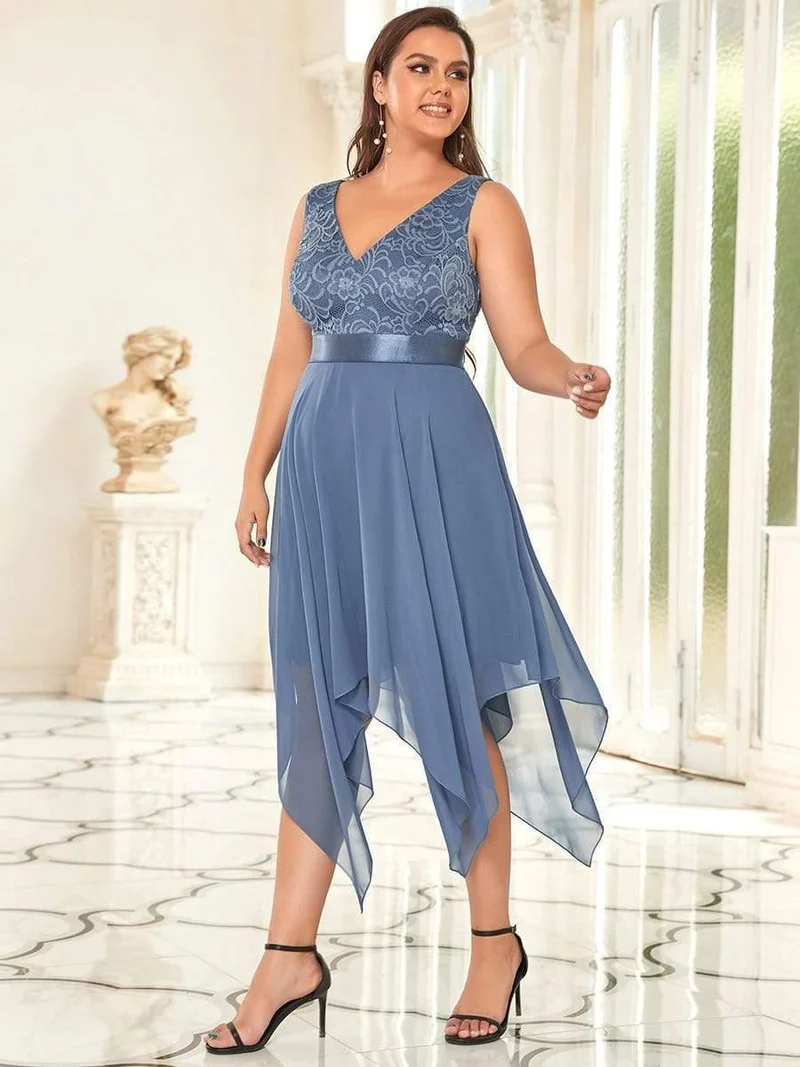 pretty COSTA|Robe de demoiselle d'honneur en dentelle et en mousseline de soie à col en V de grande taille