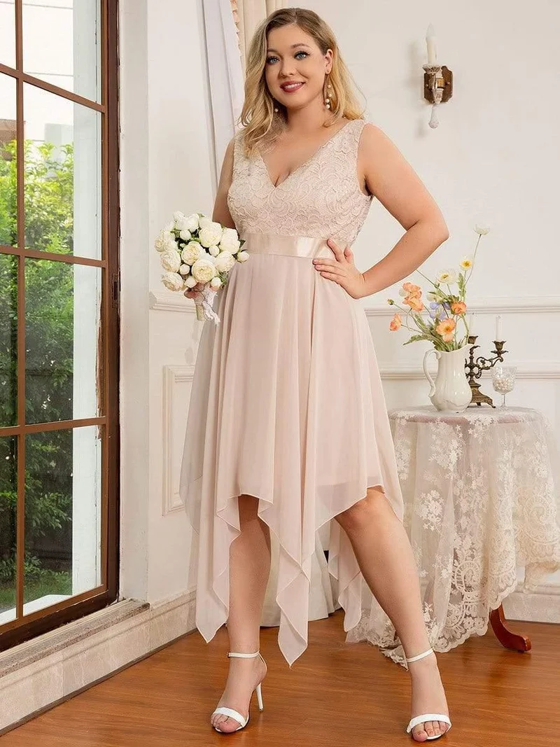 pretty COSTA|Robe de demoiselle d'honneur en dentelle et en mousseline de soie à col en V de grande taille