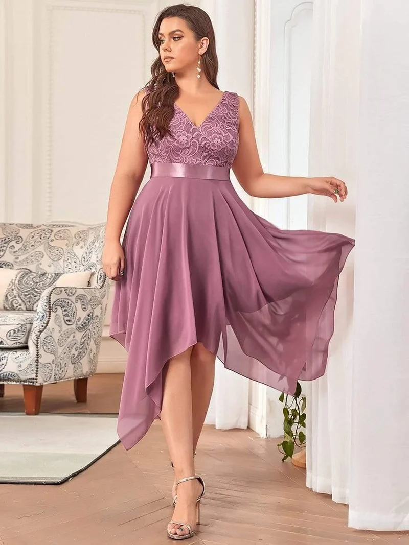 pretty COSTA|Robe de demoiselle d'honneur en dentelle et en mousseline de soie à col en V de grande taille