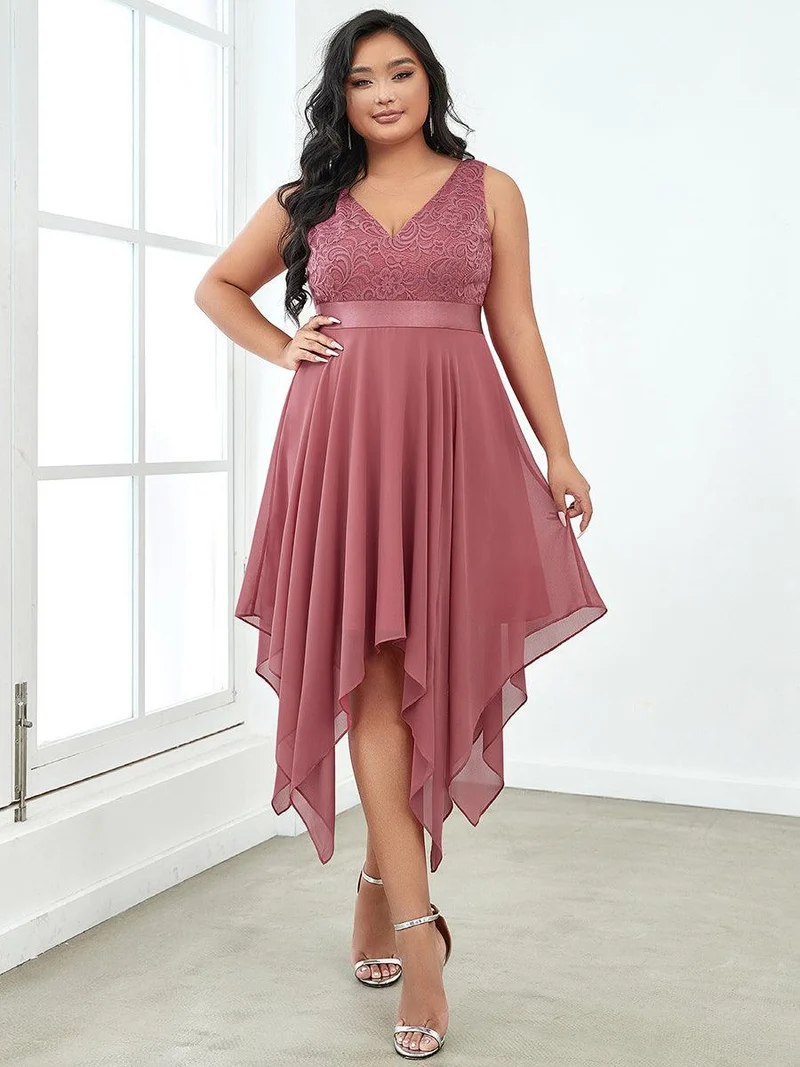 pretty COSTA|Robe de demoiselle d'honneur en dentelle et en mousseline de soie à col en V de grande taille
