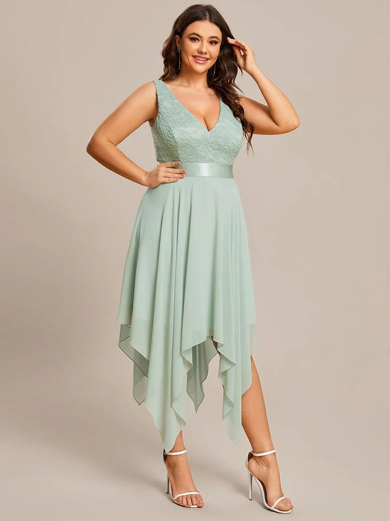 pretty COSTA|Robe de demoiselle d'honneur en dentelle et en mousseline de soie à col en V de grande taille