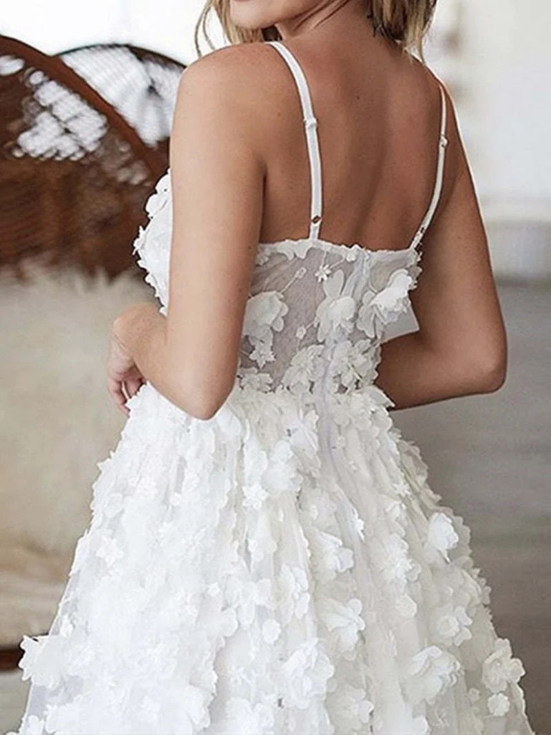 Robe de bal courte élégante en dentelle blanche à fleurs, décolleté en V et dos nu, pour les événements de retour à la maison