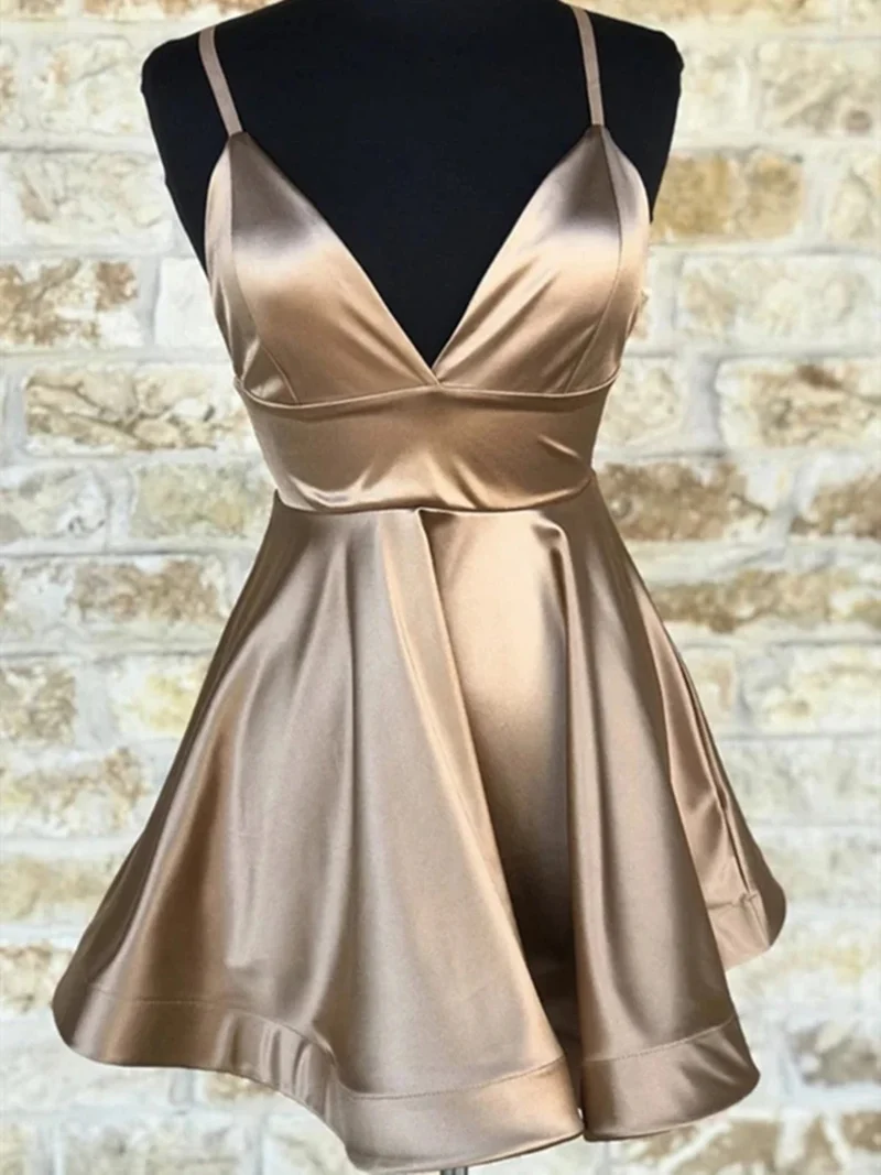 Robe de bal courte champagne élégante à col en V : parfaite pour les soirées de retour à la maison et les soirées formelles